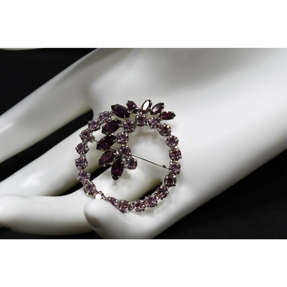Vintage 1960s B David Purple Rhinestone Floral Brooch, Rhodium Plated - Picture 10 of 10